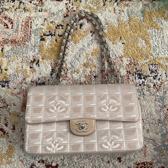 Chanel travel line canvas flap bag - Picture 1 of 14